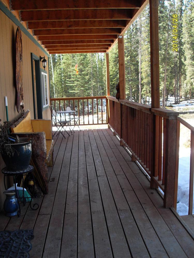 A Mooseberry Inn B&B Slana ภายนอก รูปภาพ